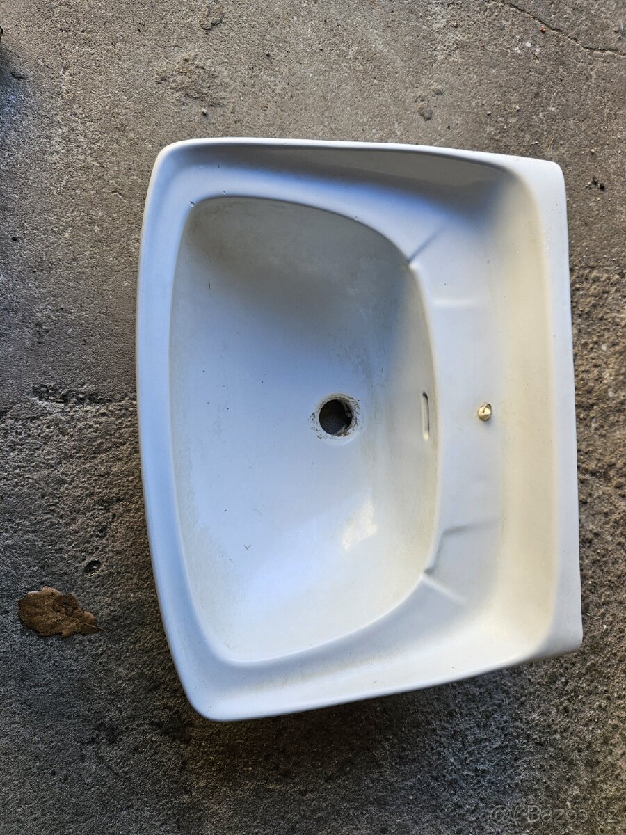Umyvadlo, staré, použité
