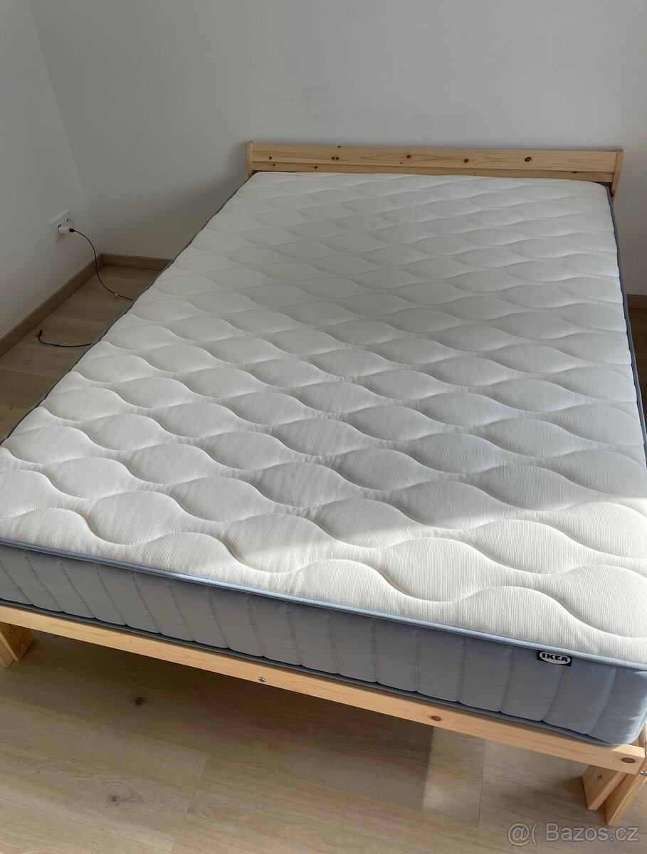 Matrace s postelí ikea