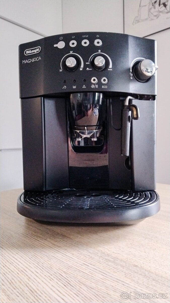 Automatický kávovar Delonghi Magnifica ESAM 4000