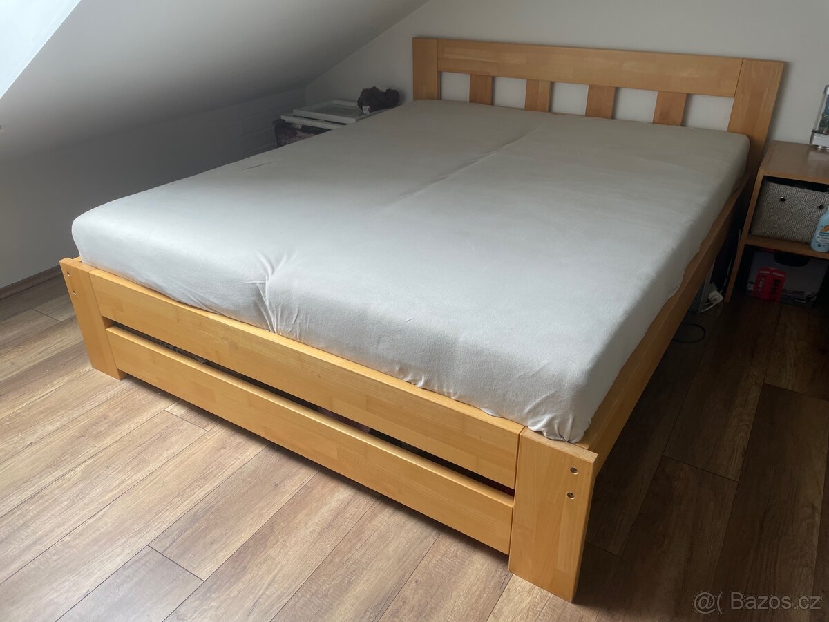 Postel 160/200 s roštem.