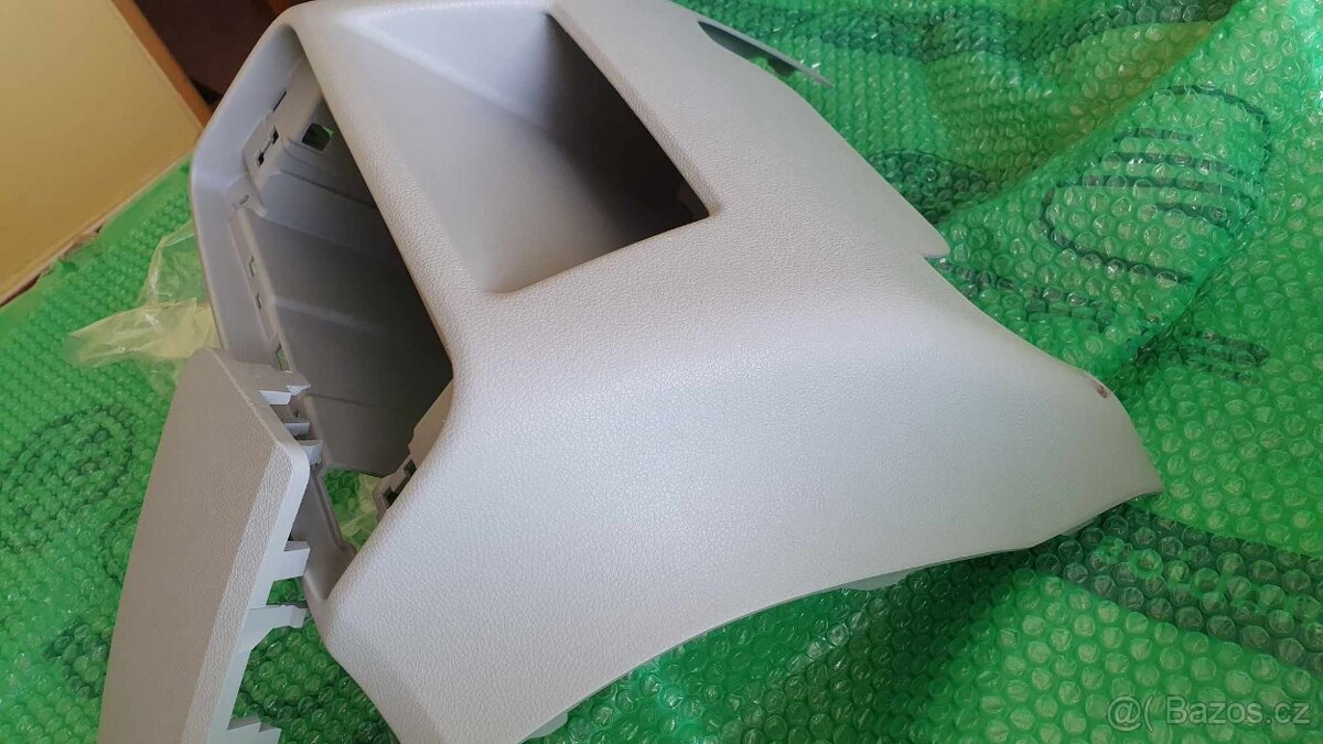 Originální kastlík pro autorádio ŠKODA Fabia 2 / Roomster