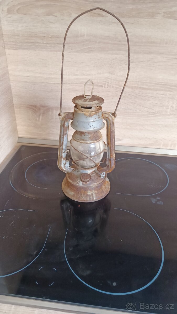 Petrolejová lampa