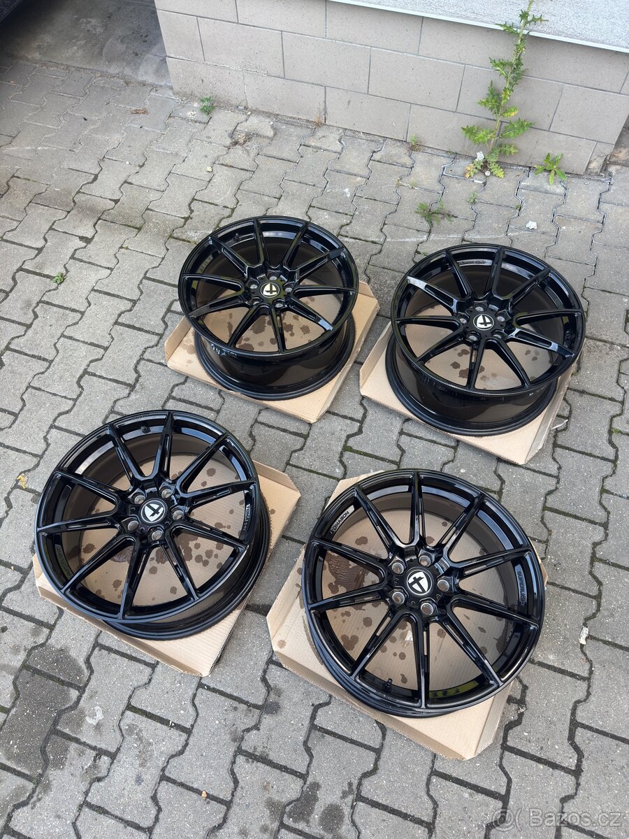 Lehká ALU kola Tomason TN27 Superlight 5x112