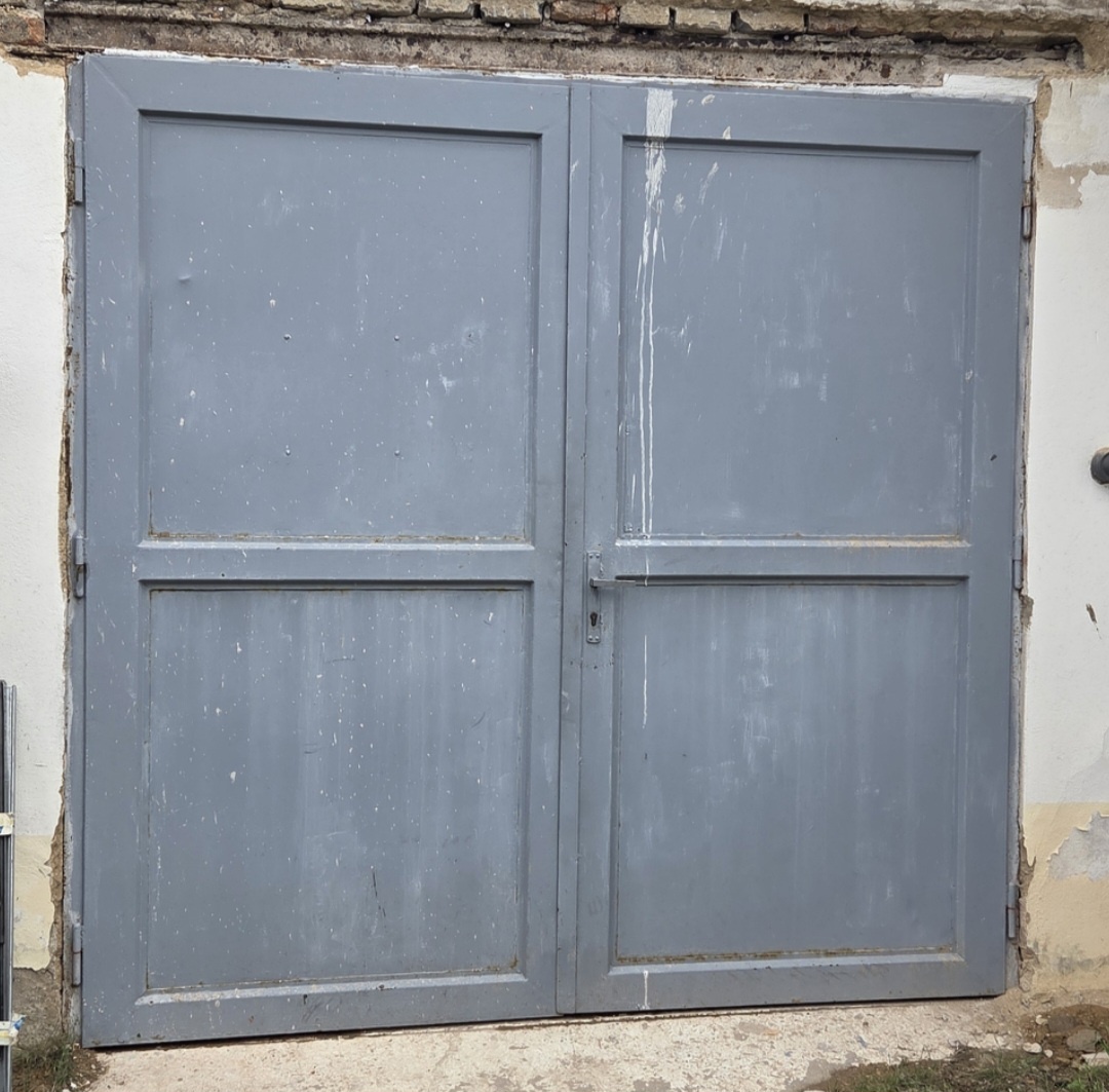 Vrata do dilny nebo garaze 2.40x 2.40