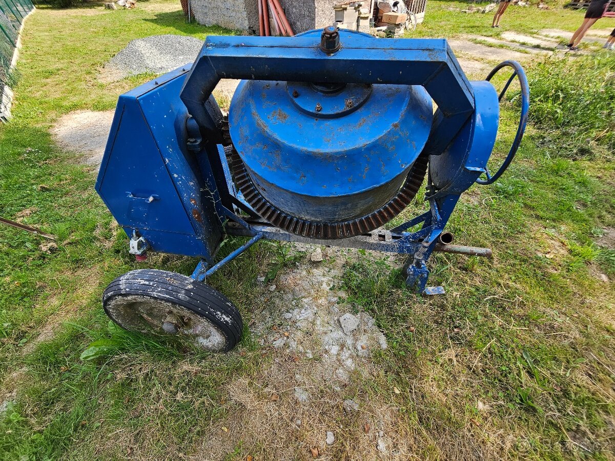 Velka michacka na beton 380V