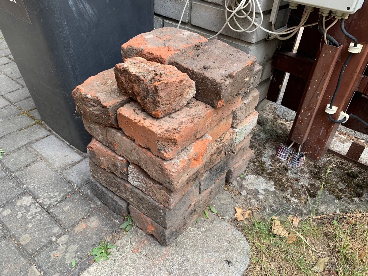 Prodám staré cihly