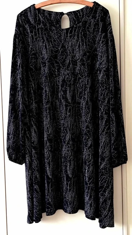 Dámské černostříbrné šaty, vel. 2XL.