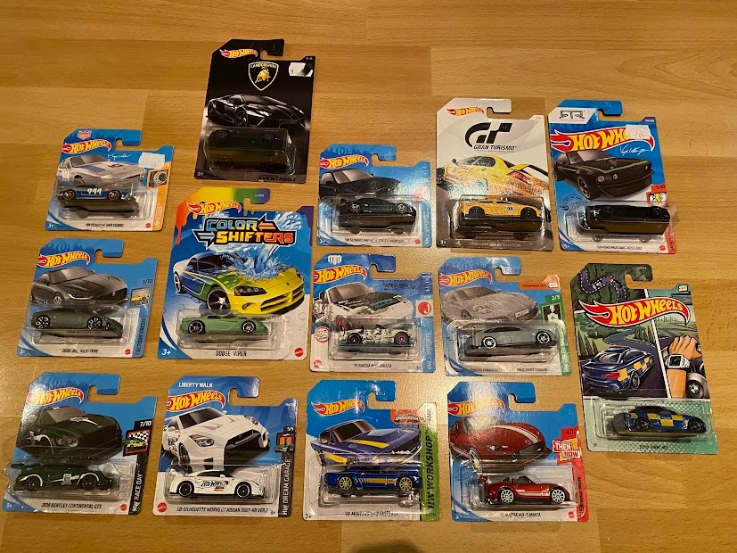 Hotwheels modely celkem 14 kusů vč. 3 specielních