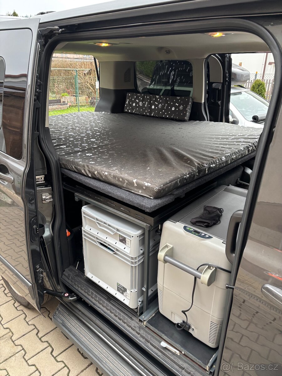 Spací vestavba do Ford Tourneo Custom L1