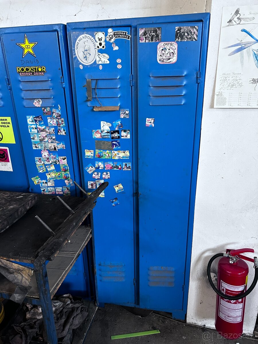Dílenská šatní skříň šatna dílna