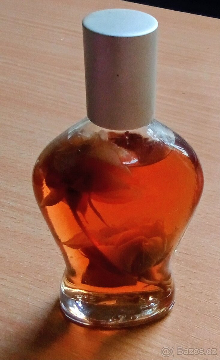 Retro parfém živé květy Vřídlo Karlovy Vary