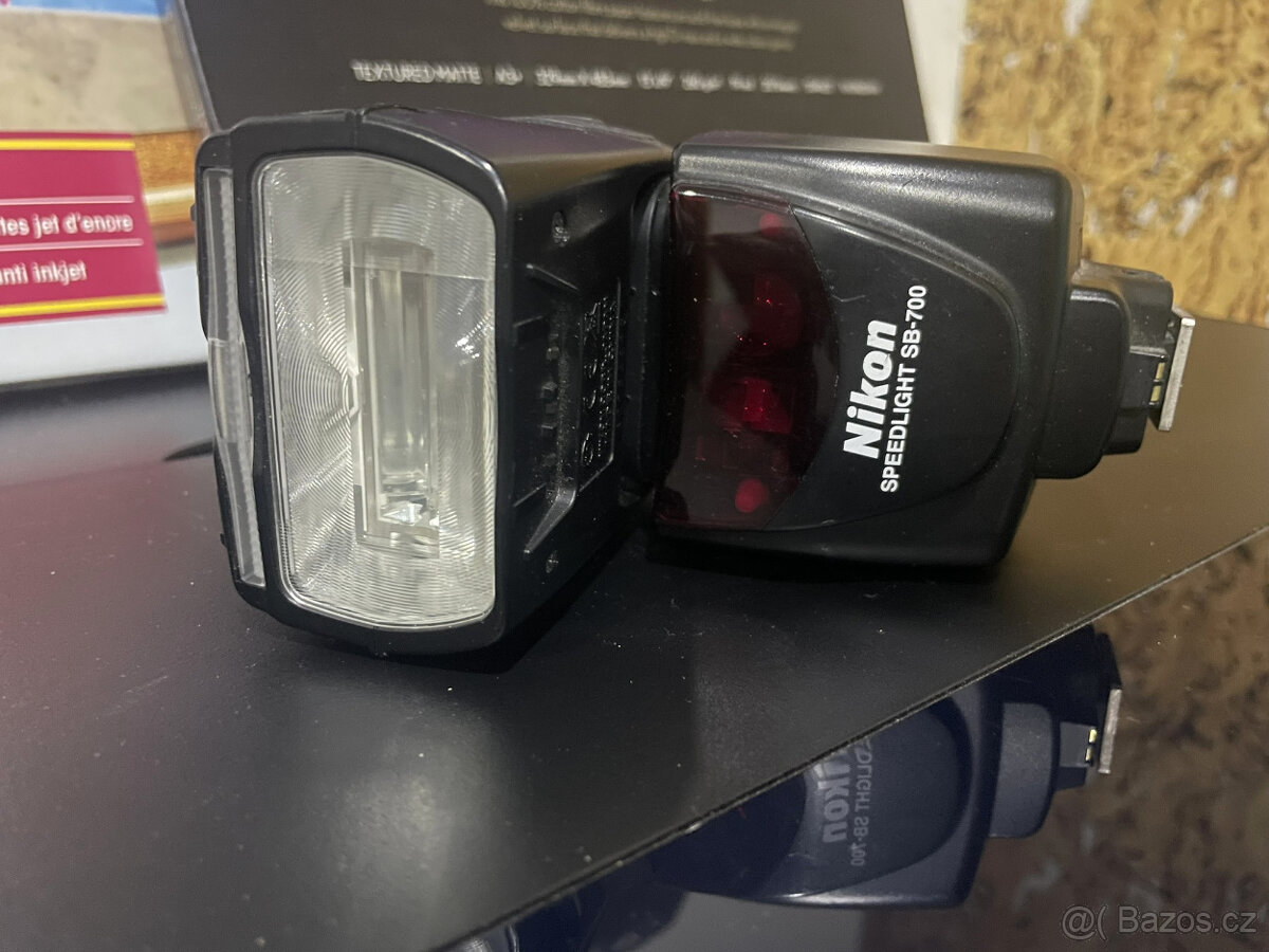 Nikon blesk SB-700