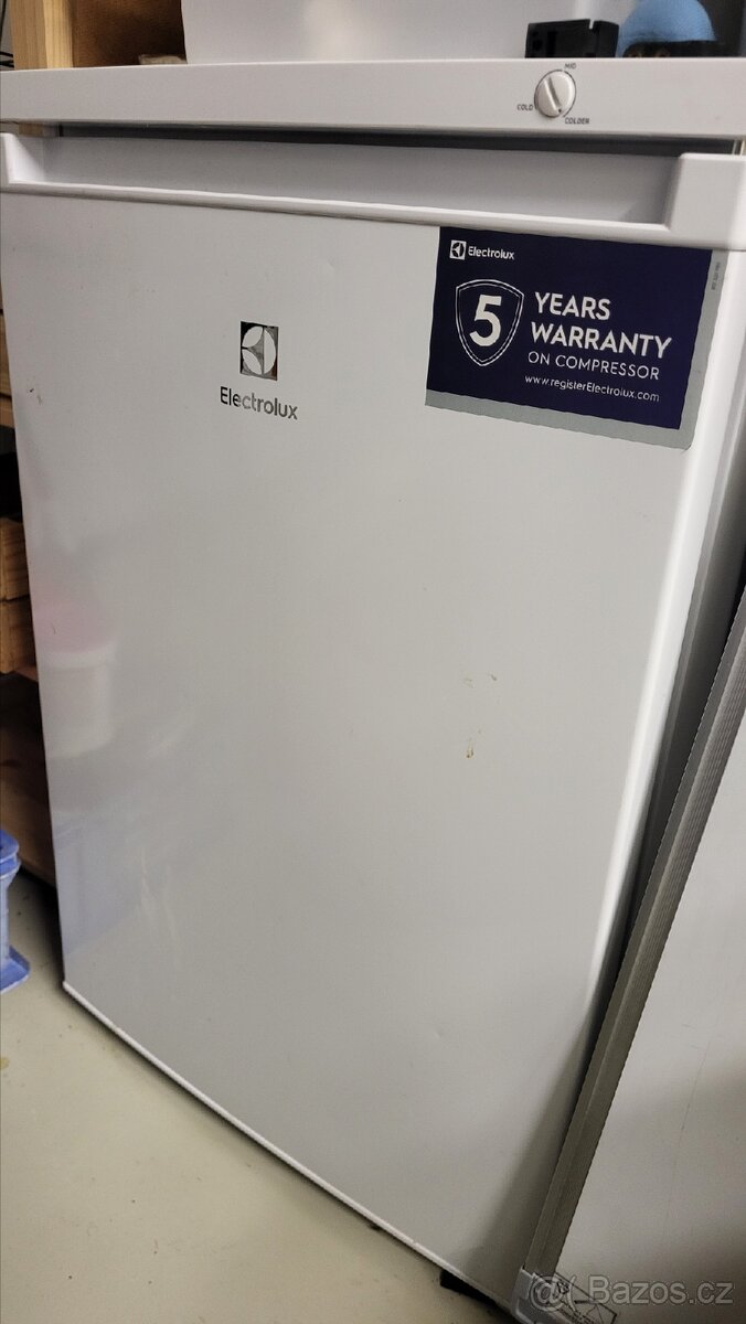 Mrazák Electrolux LYB1AE8W0