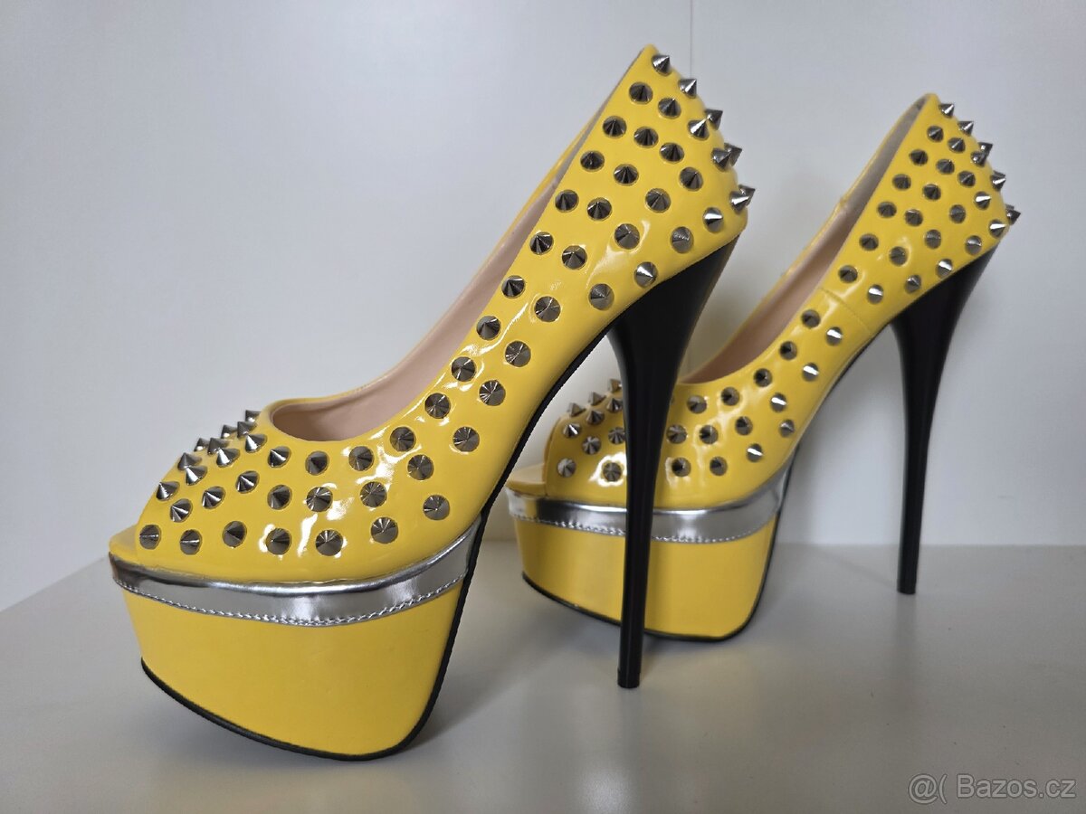 Lodičky s hroty na platformě vel. 40