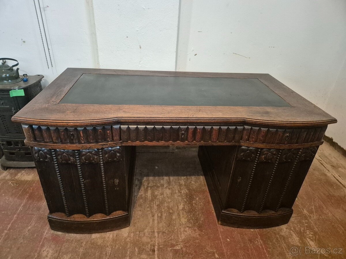 Starožitný dubový psací stůl – masiv