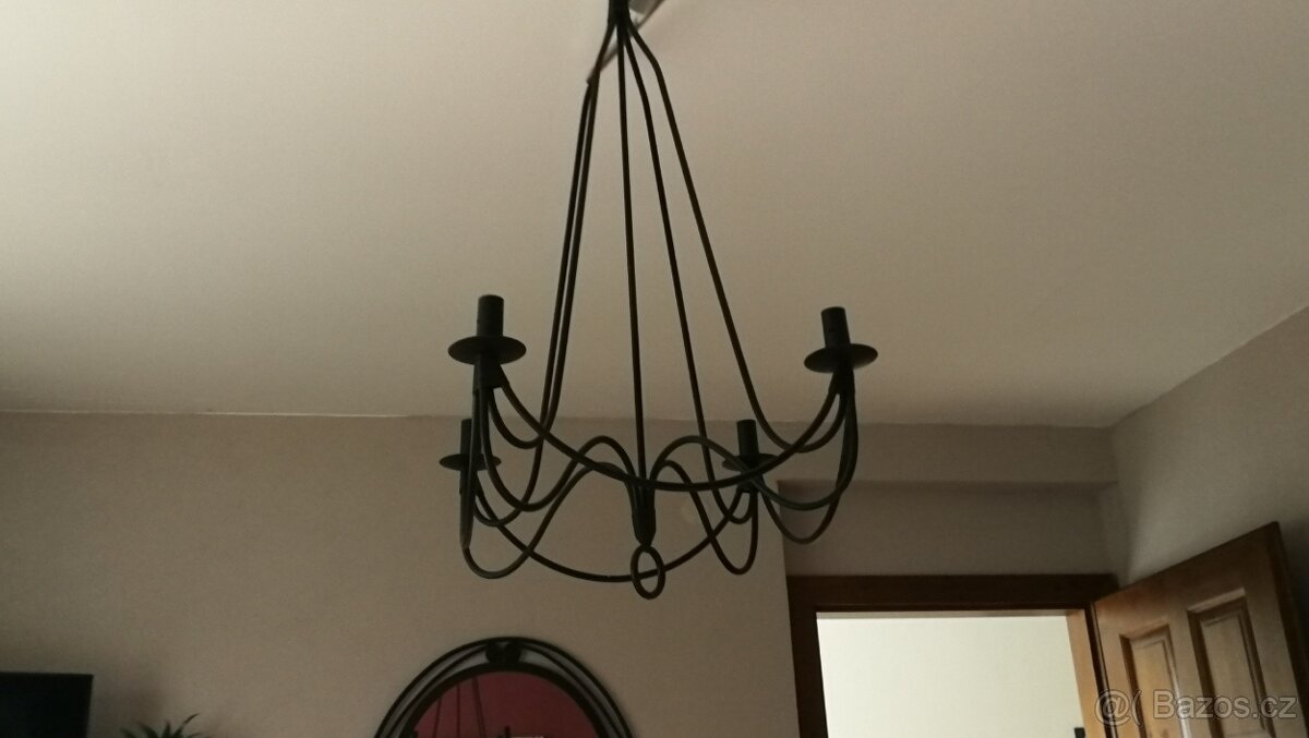 Kovaný lustr černý - 4 svíčky žárovky - rustikální Iron Art