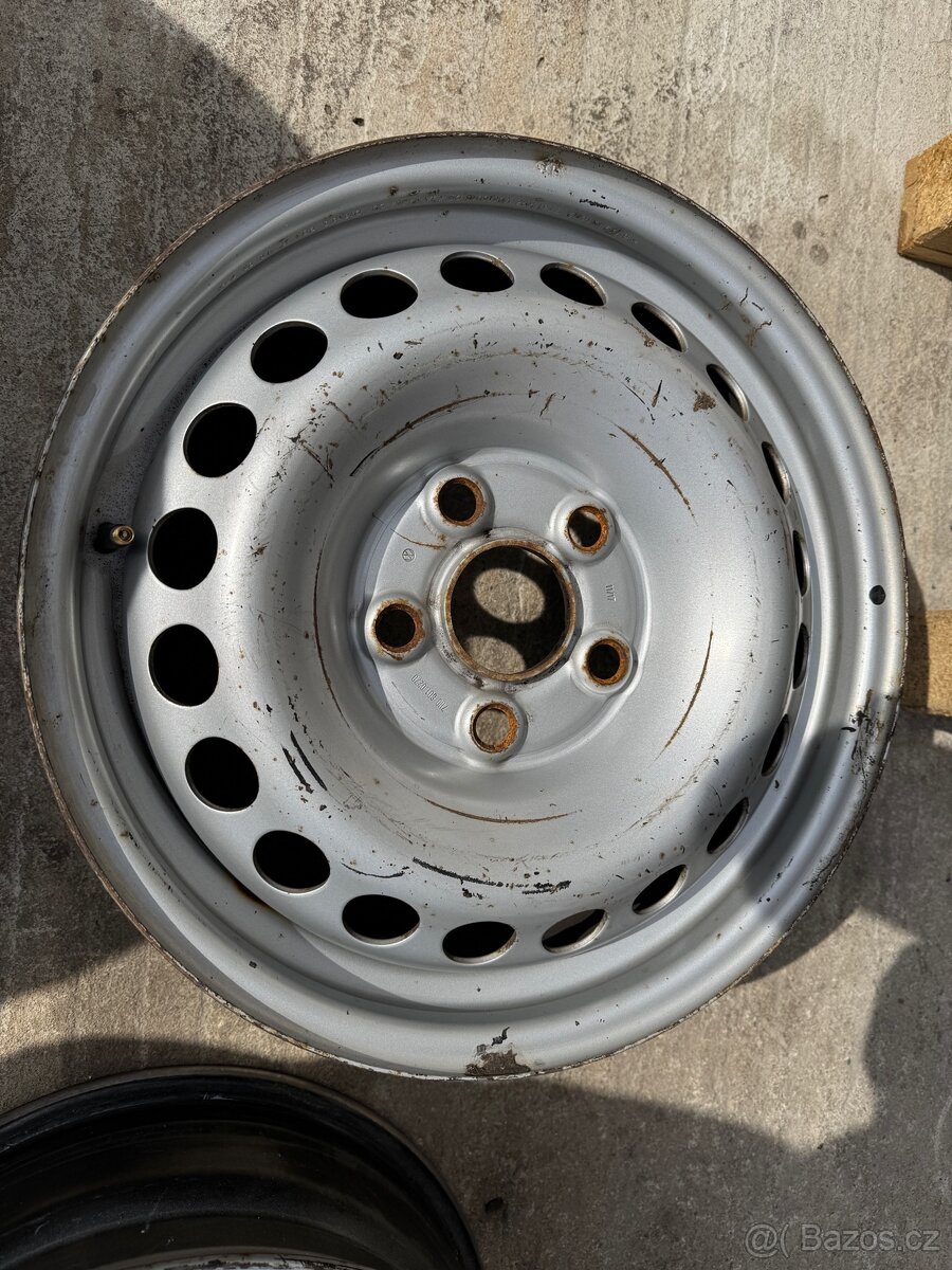 Plechový disk Volkswagen T5 T6 R16 5x120 kusovky