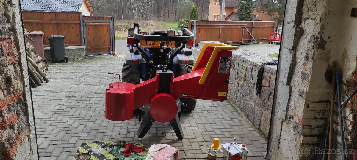 Špalíkovač Remet R-100 + výbava