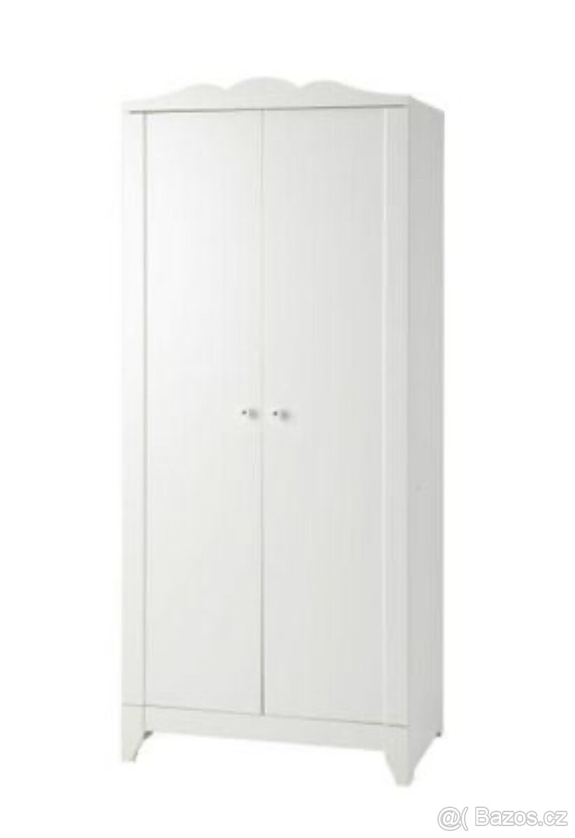Krásná skříň Ikea Hensvik do dětského pokoje