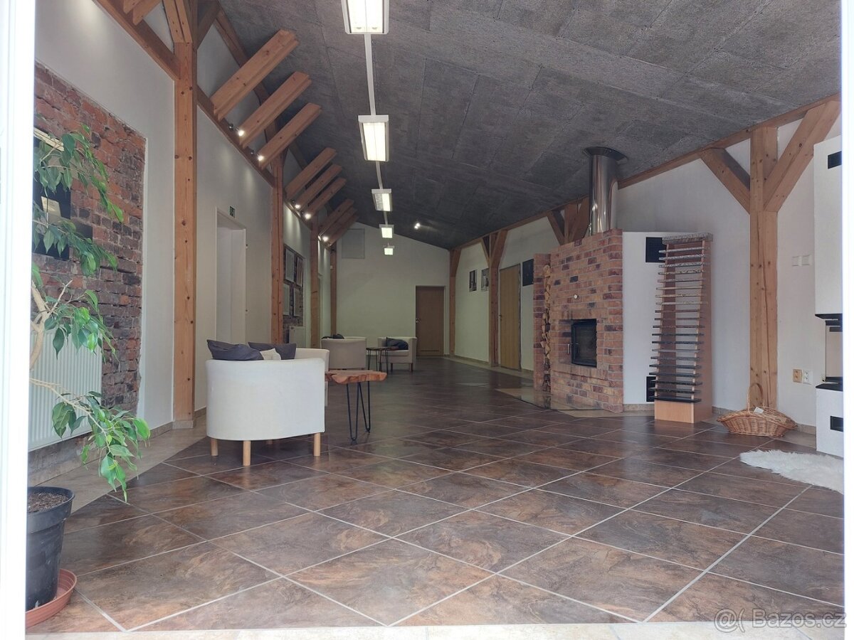 Pronájem obchodních prostor 156 m2, přízemí, Mor. Ostrava