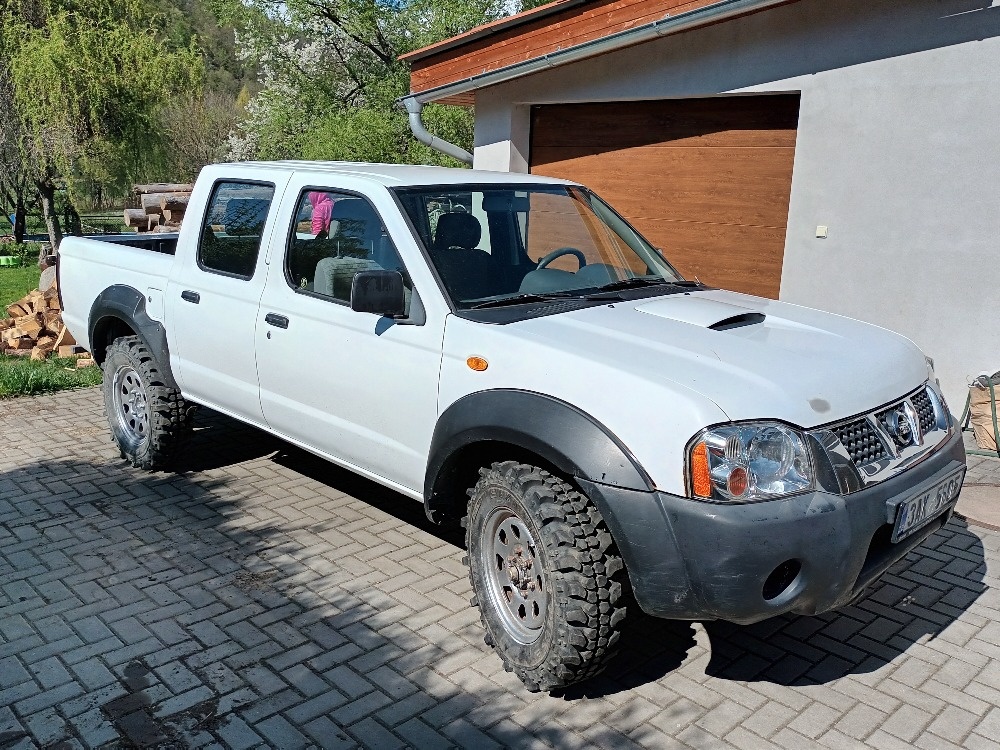 Nissan Navara Double-cab 2,5 TDI 4x4
