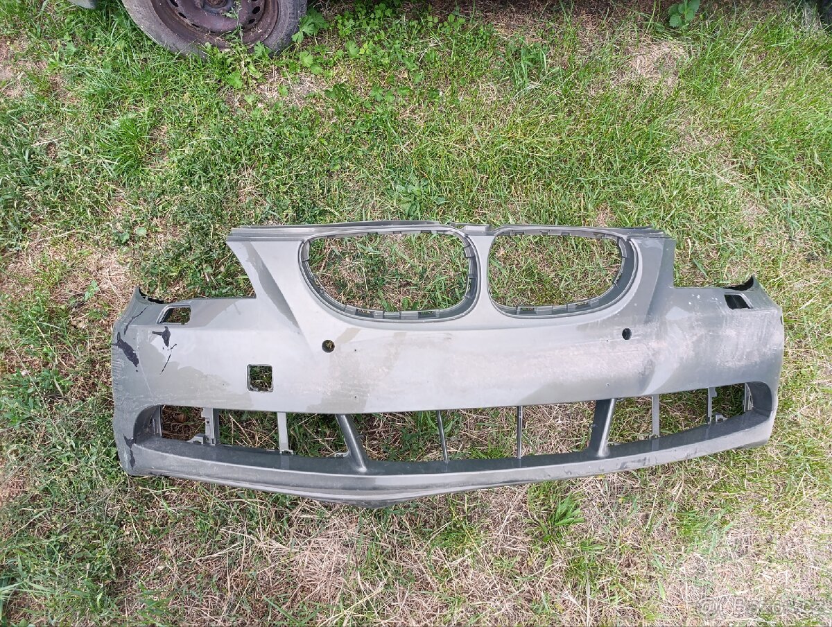 BMW E60,E61 (přední nárazník)