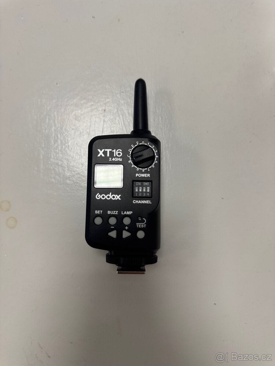 Godox XT16 – bezdrátový vysílač pro studiové blesky