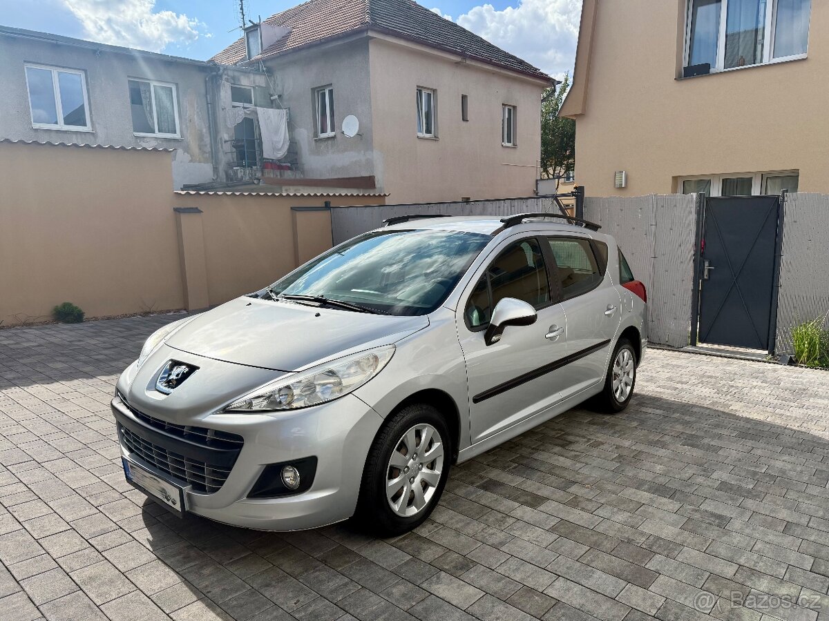 PEUGEOT 207 SW AC KOMBI 1.4BA 70KW NOVÁ STK 2027 PO SERVISU