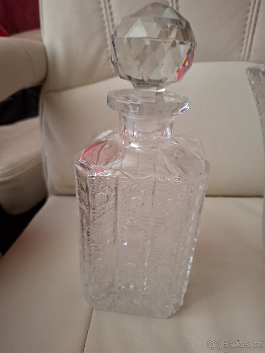 Ručně broušená karafa na whisky