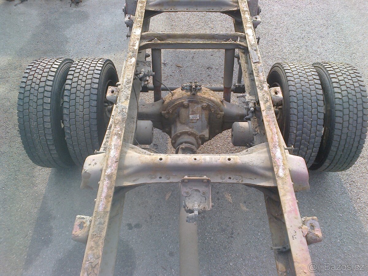Pneu 245/70 R19.5 - Disk 19.5 - 8 šroubů - 1.250,-Kč / ks