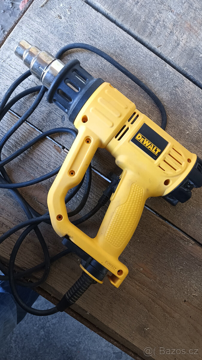 Horkovzdušná pistole DeWALT D26411-QS, 1800W
