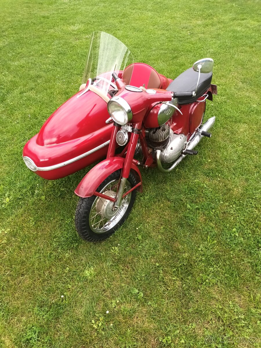 Jawa 350 se sajdou Velorex 560