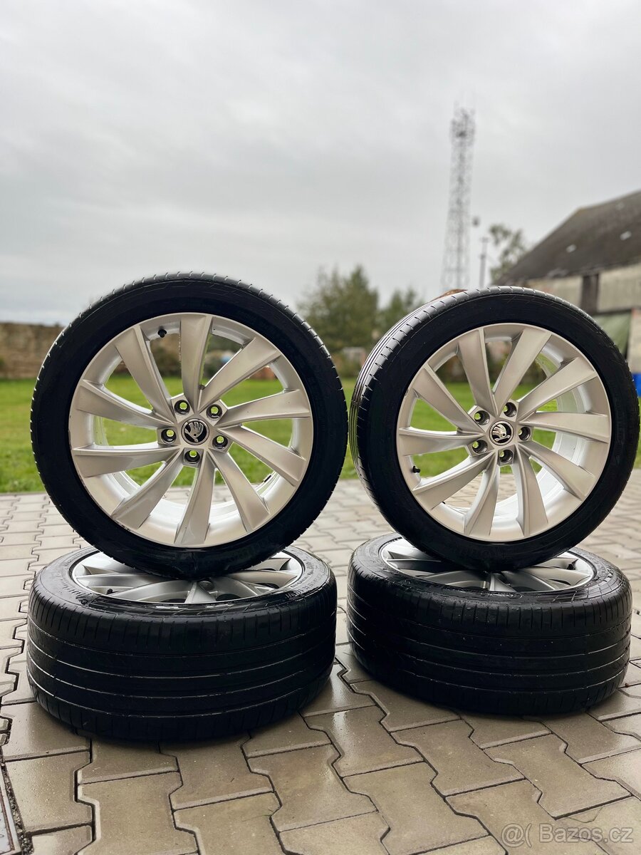 Sada alu kol Škoda 18/19 s pneu Continental