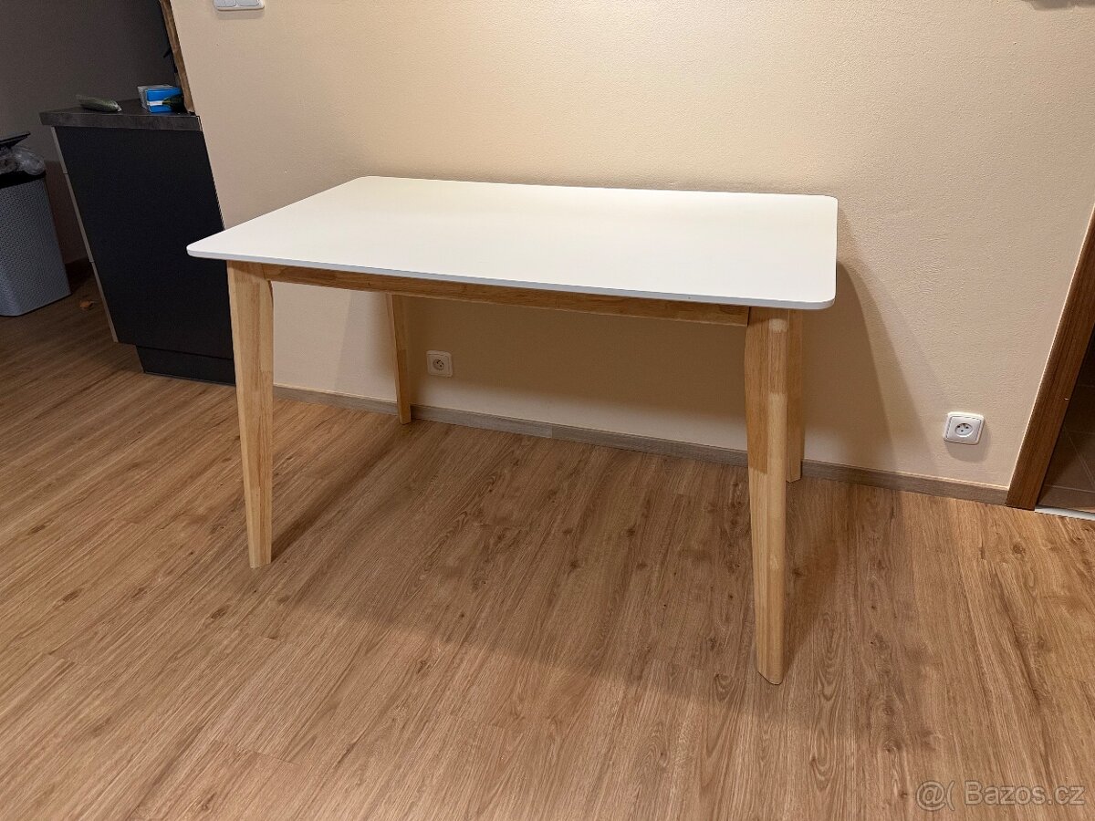 Jídelní stůl 120x70