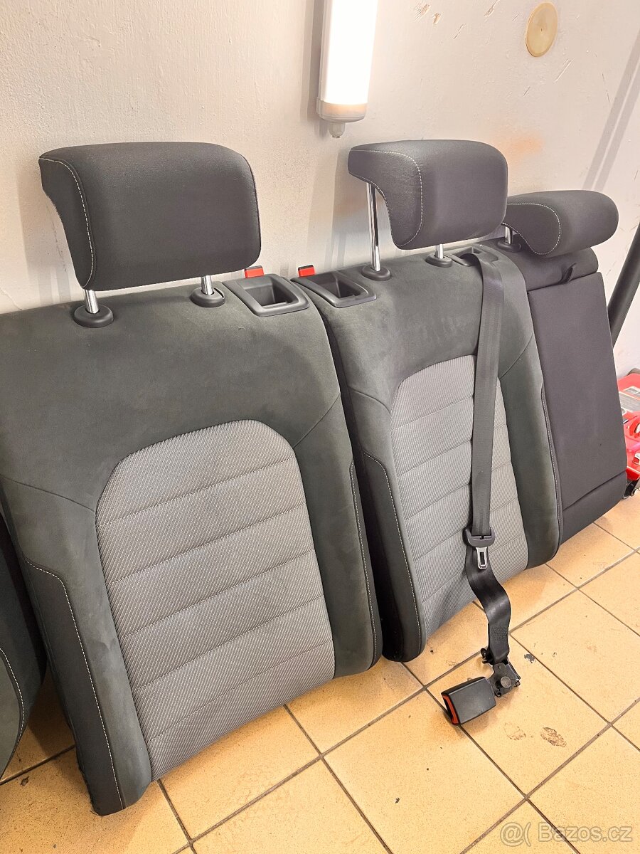 Golf 7 zadní sedačky plus všechny tapce a loketka