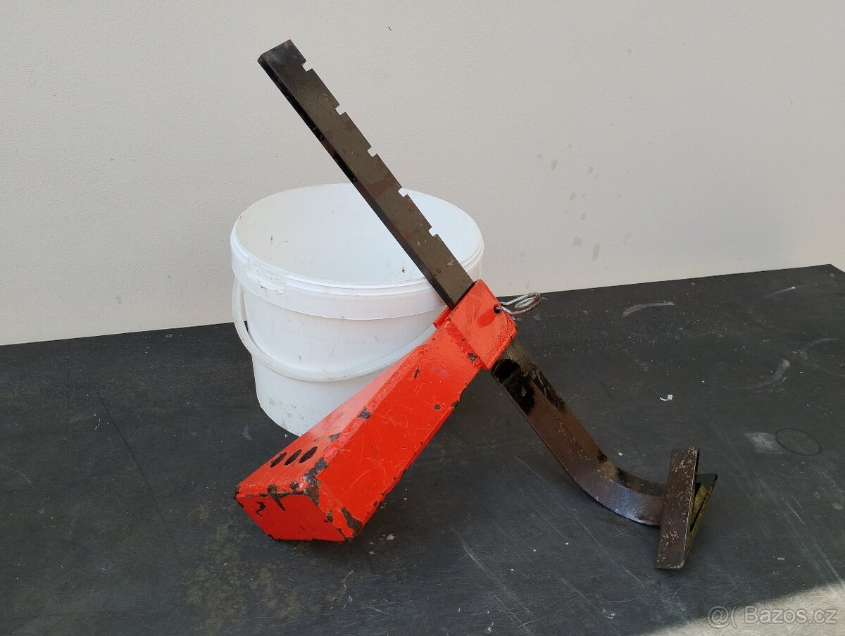 Vyorávač Vari, terra radlice