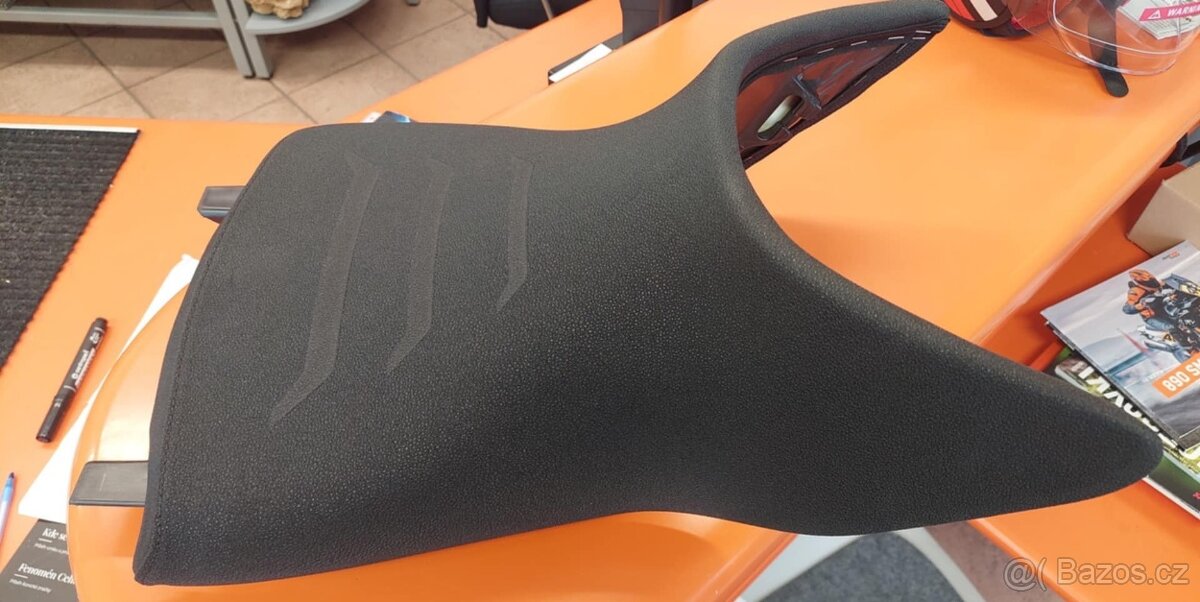 KTM - přední sedlo na KTM 1290 SuperAdventure S 2021 - 2024