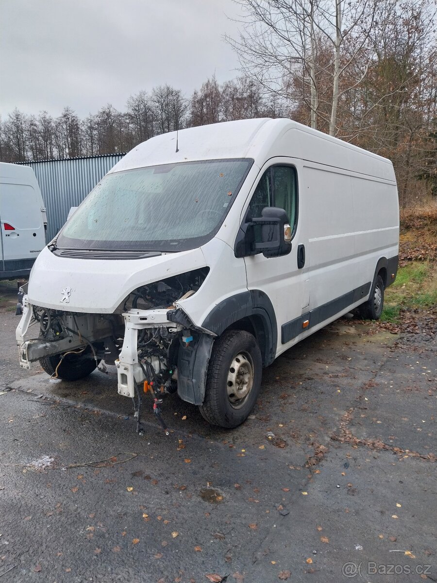 Peugeot Boxer 2.2, rok 2021