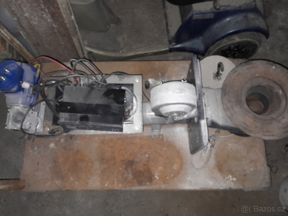 Šnekový hořák na uhlí Ardeo AZP 38