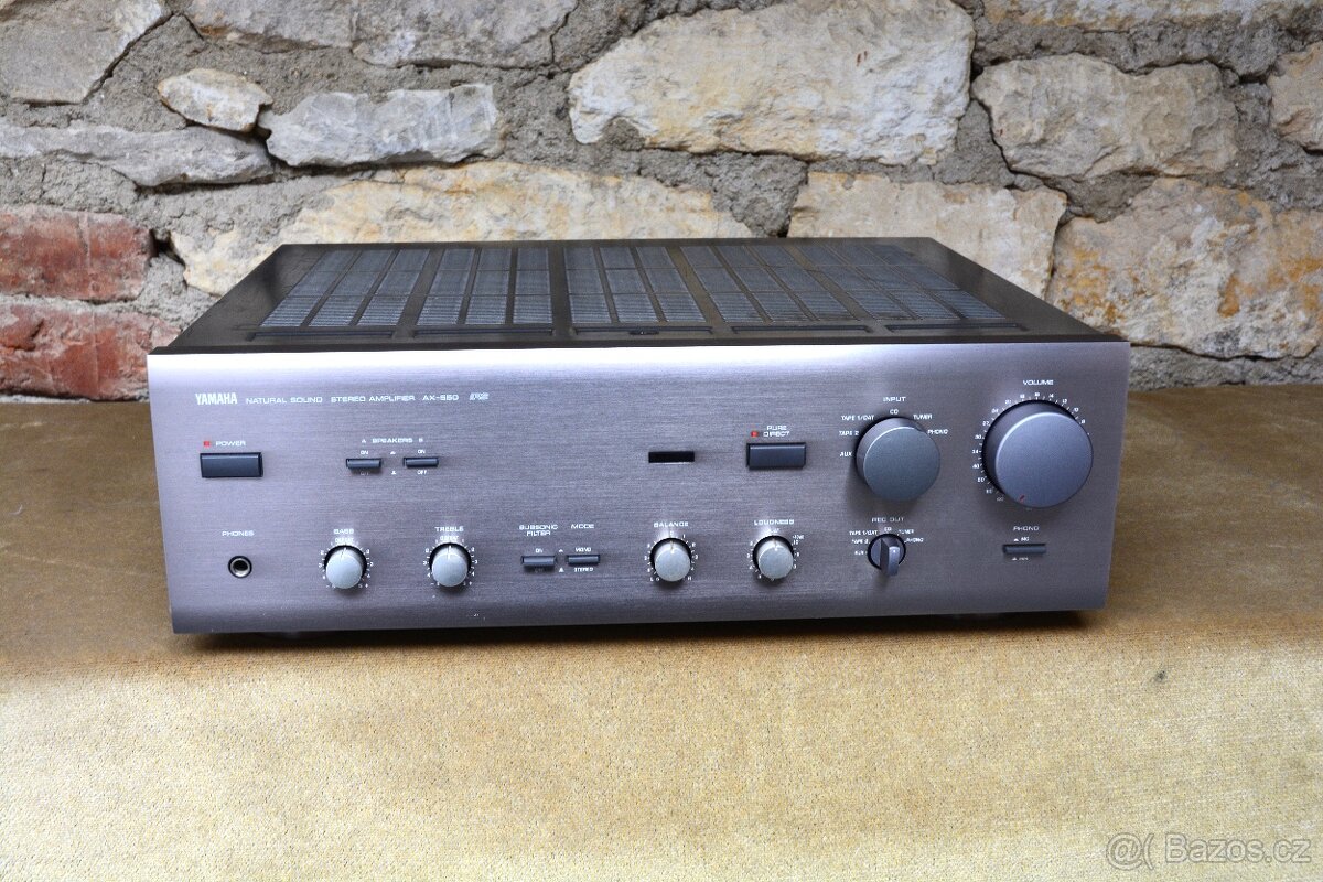 YAMAHA AX 550