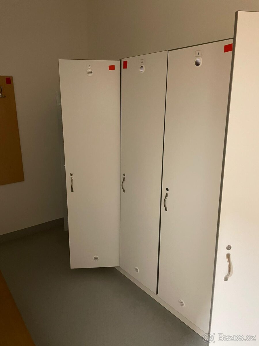 Šatní skříňky