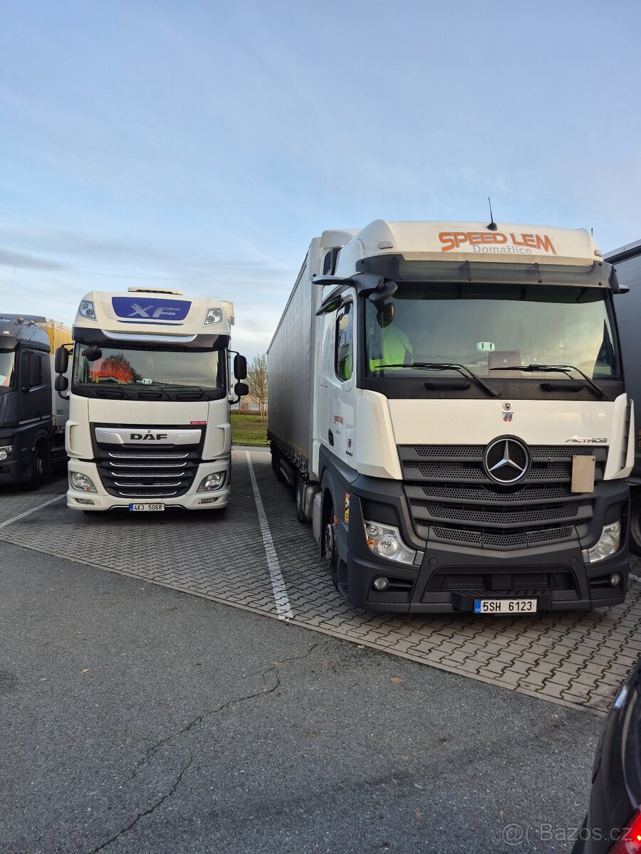 Prijmeme ridice na lowdeck soupravu po-pa