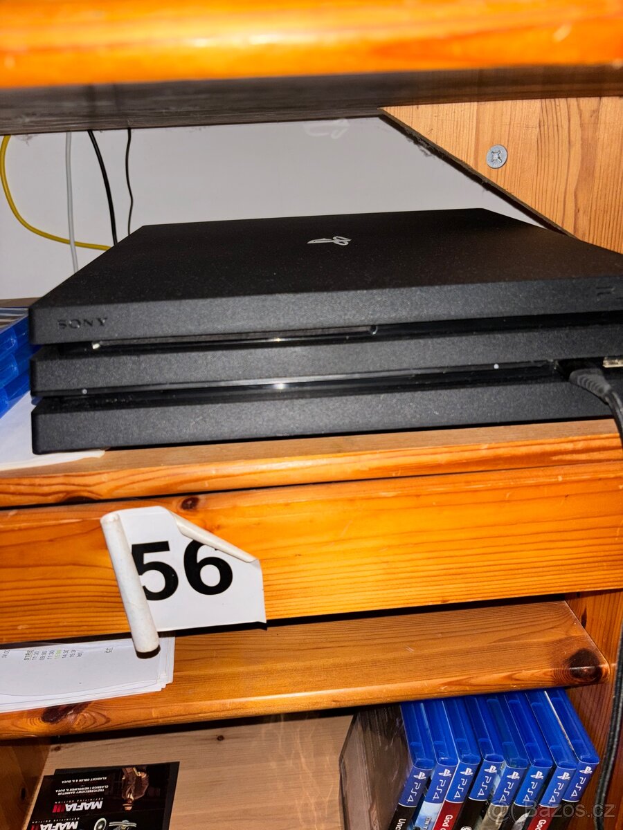 Prodám ps4 PRO 1 tera