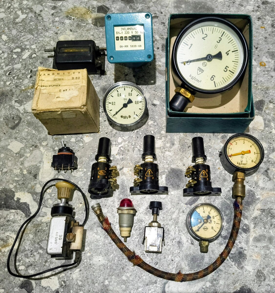 Manometry, měřiče ATP.