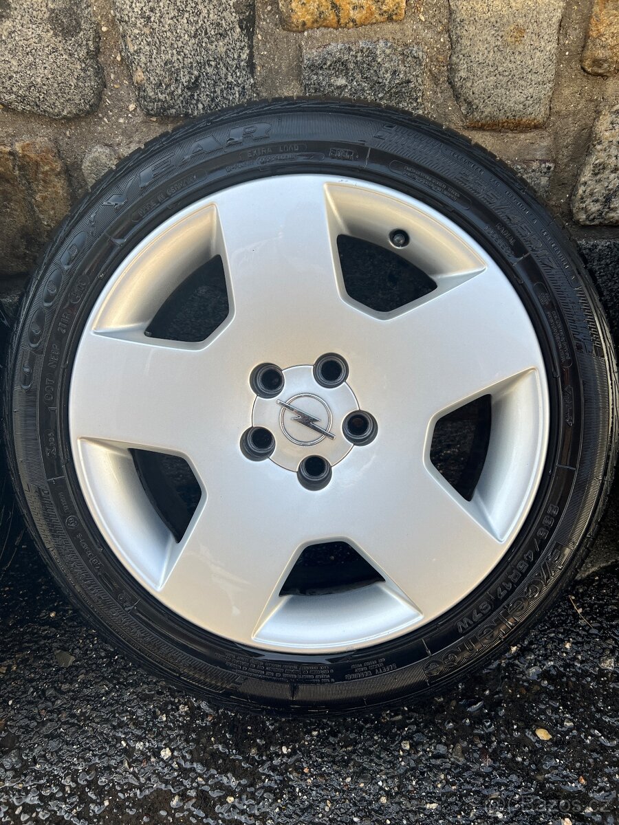 Opel kola originál 235/45 R17