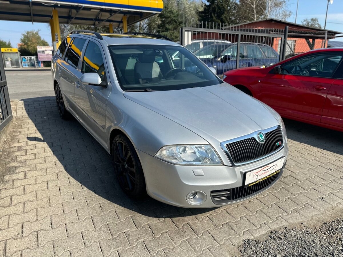 Škoda Octavia 2.0TFSi RS, NAVI, KŮŽE, ŠÍBR