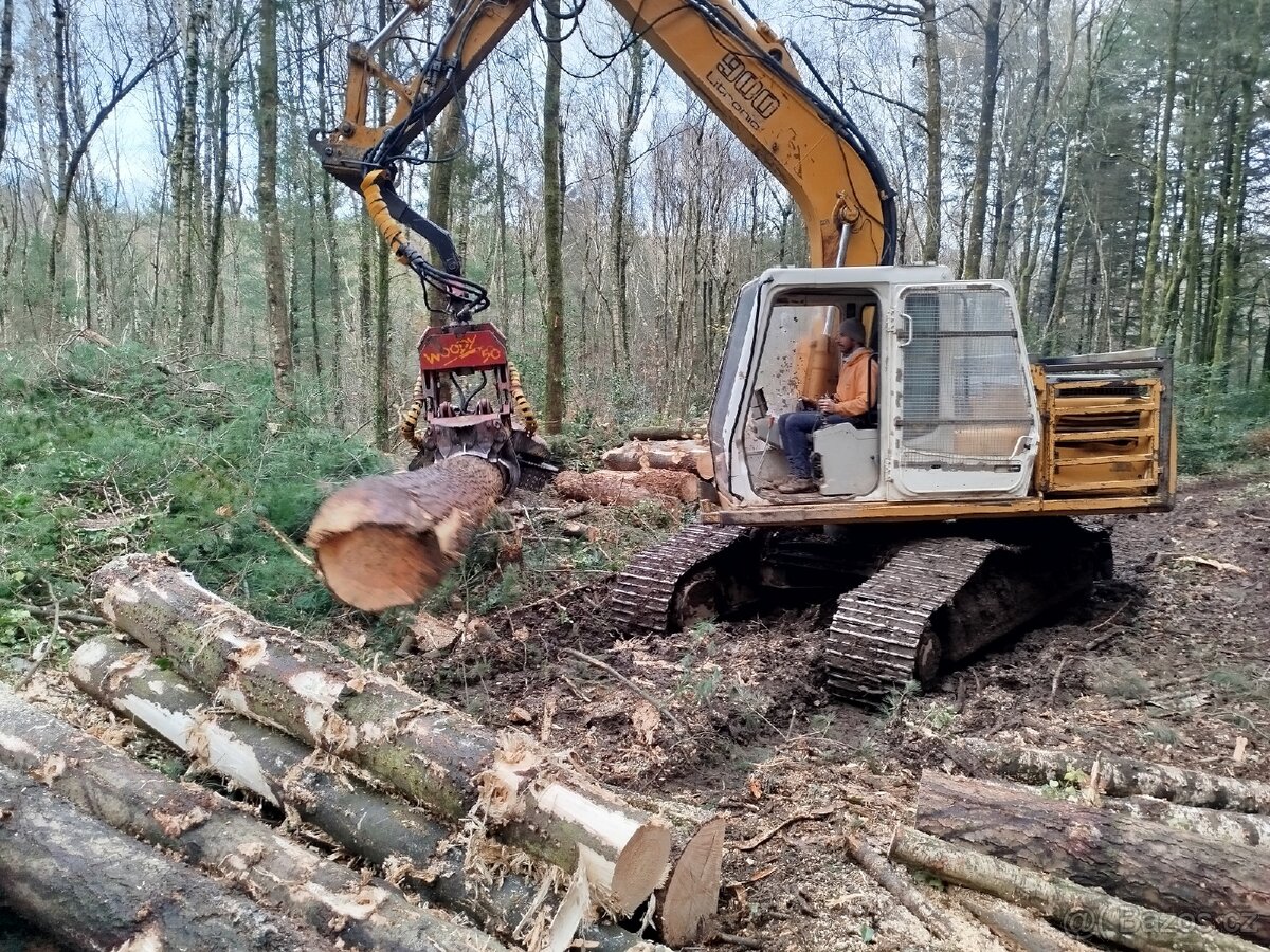 Pásový bagr Liebherr - harvestor Woody 50