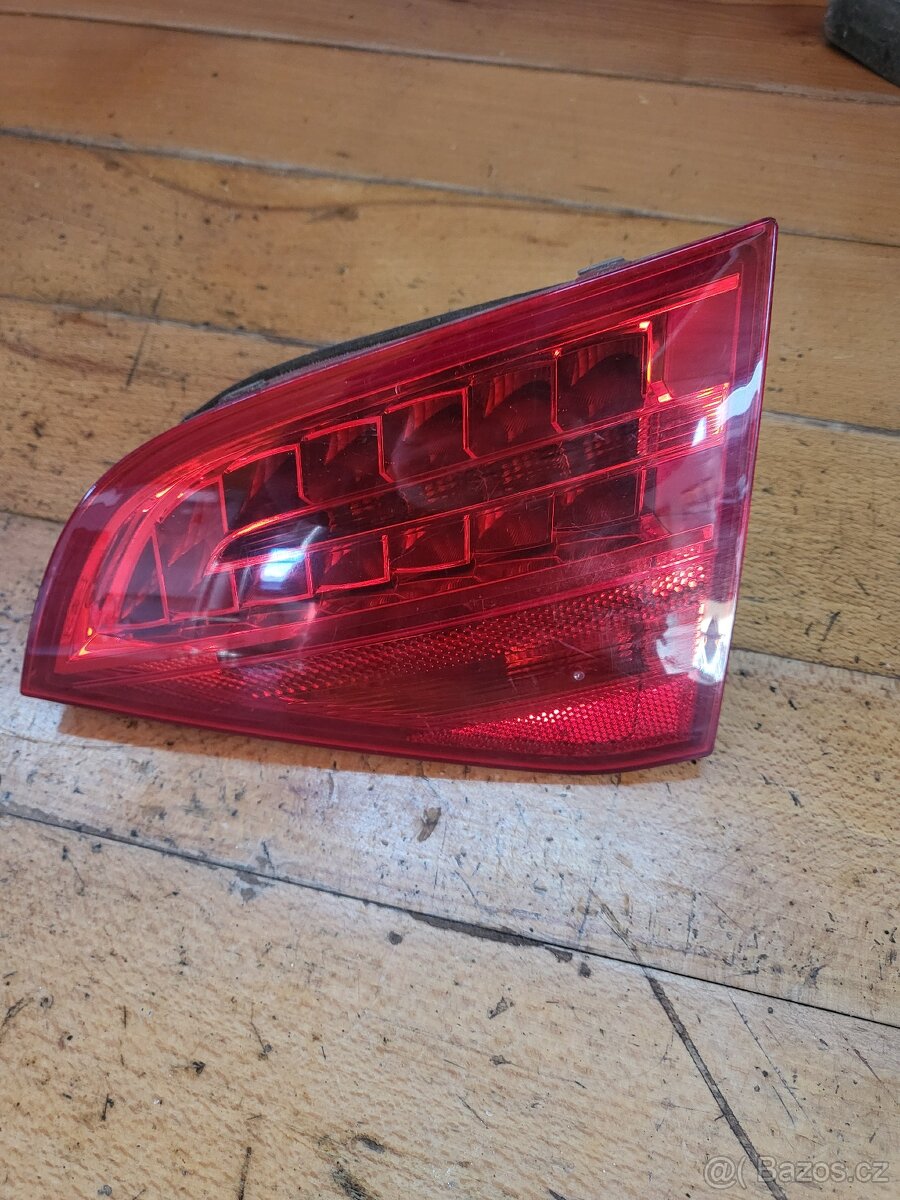 Audi a4 b8 zadní světlo
