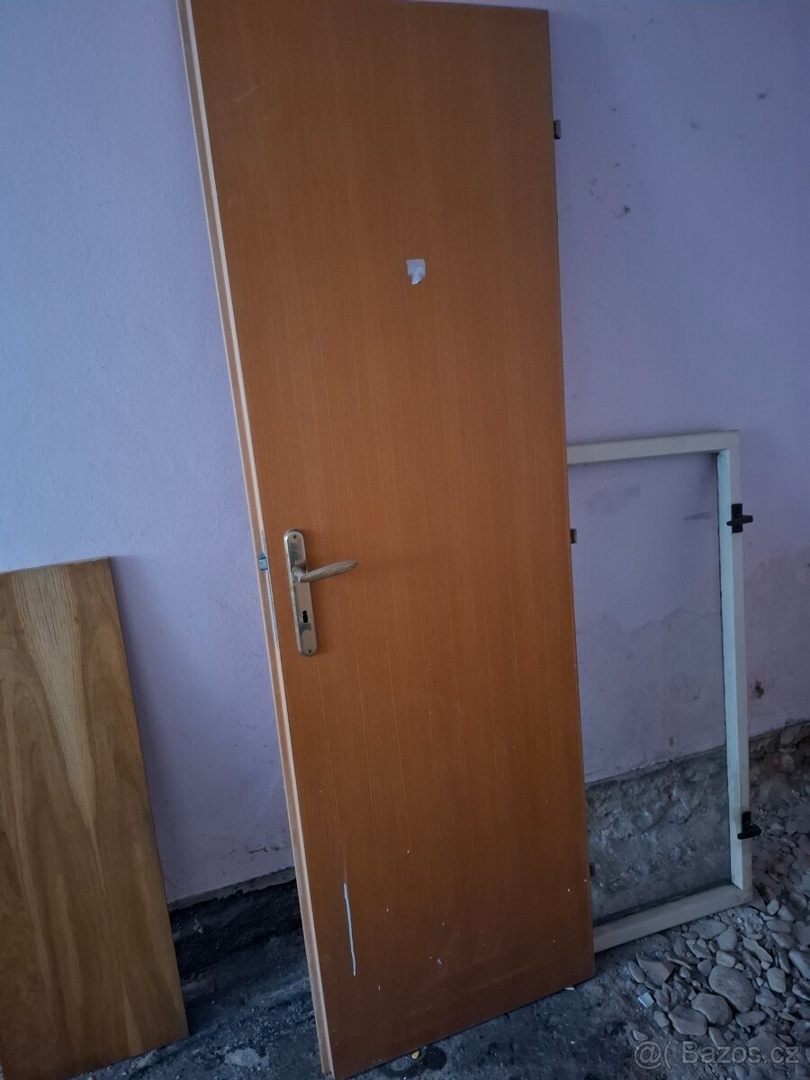 dveře 62 cm