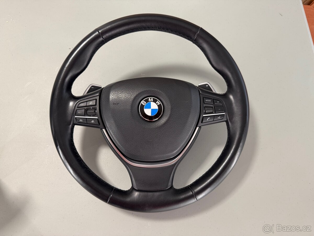 Volant BMW F10 Výhřev, Vibrace JAKO NOVÝ